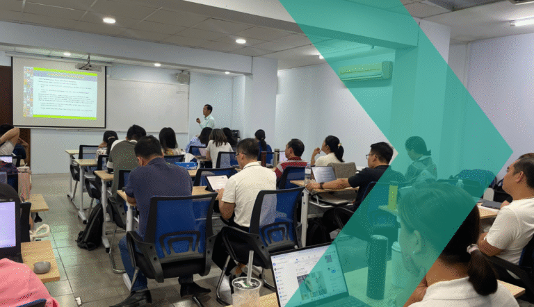 Chương trình liên kết UoG giữa Đại học Gloucestershire (Anh Quốc) và Đại học Kinh tế và Quản trị Kinh doanh (TUEBA) mang đến cơ hội học tập chất lượng quốc tế ngay tại Việt Nam. Với bằng Thạc sĩ Quản trị Kinh doanh (MBA) được công nhận toàn cầu, học viên sẽ trang bị kiến thức chuyên sâu và kỹ năng lãnh đạo để thích ứng với môi trường kinh doanh đa quốc gia.