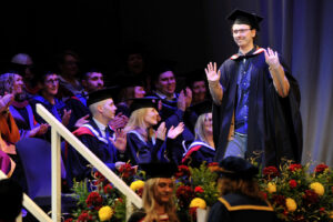 Xây dựng chiến lược kinh doanh hiệu quả và bền vững.